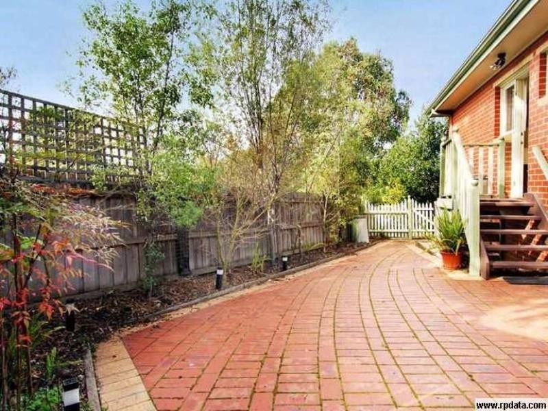 13 Hamilton Avenue, Blackburn VIC 3130