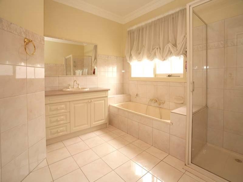 20 Dehaviland Avenue, Forest Hill VIC 3131