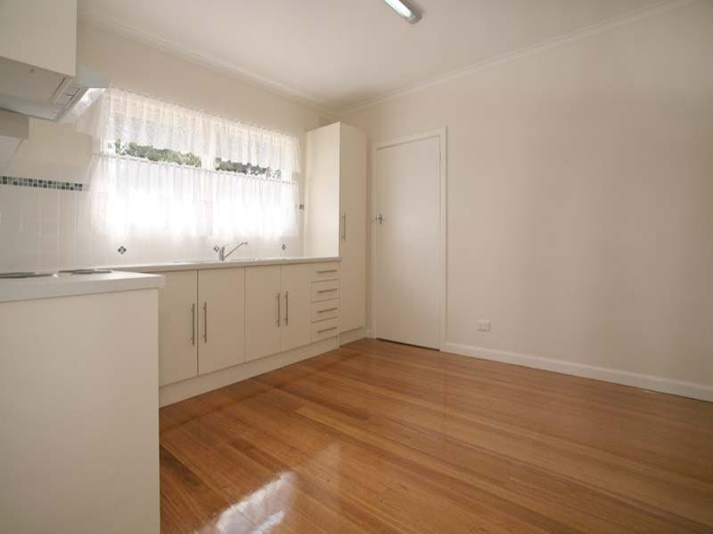 3 Edinburgh Road, Blackburn South VIC 3130