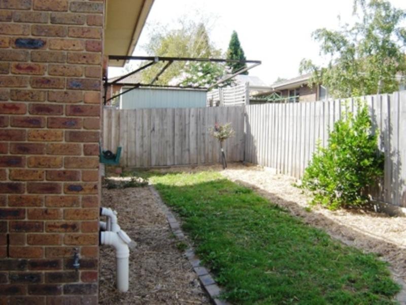 6 Radiant Crescent, Forest Hill VIC 3131