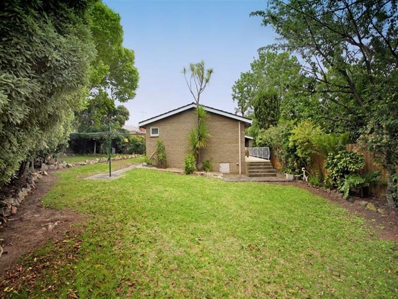 63 Lorraine Drive, Burwood East VIC 3151