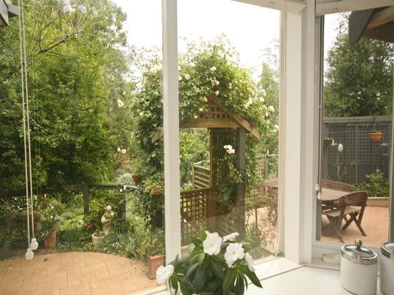 18 Nandina Street, Forest Hill VIC 3131