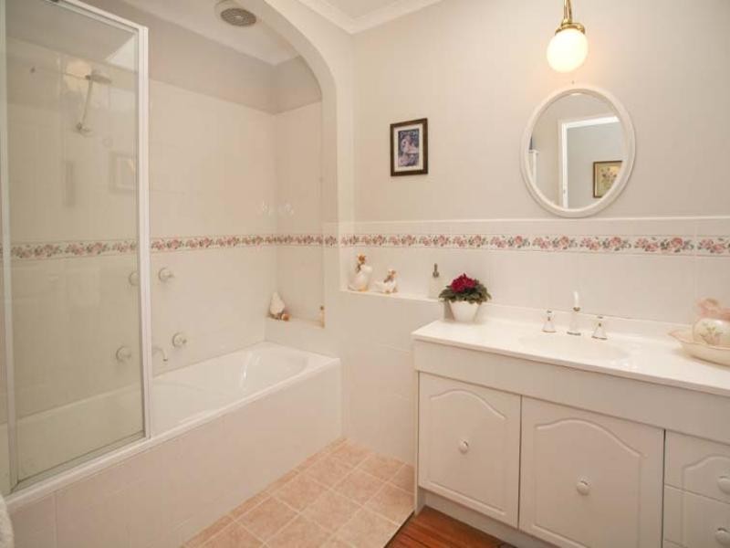 18 Nandina Street, Forest Hill VIC 3131