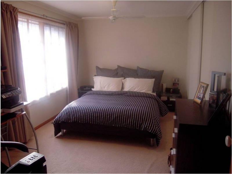 2/4 Allison Road, Forest Hill VIC 3131