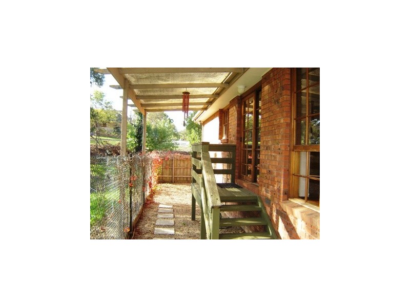 2/4 Allison Road, Forest Hill VIC 3131