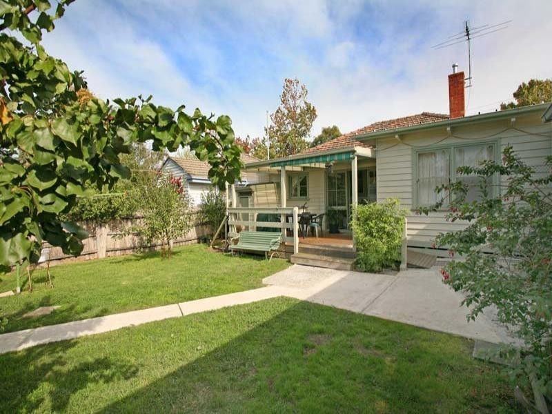 121 Surrey Road, Blackburn VIC 3130