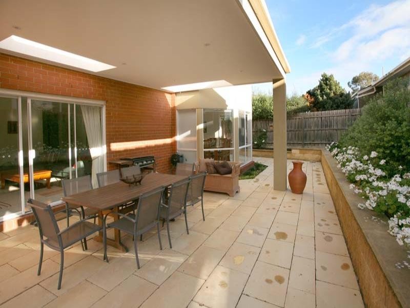 26 Elonara Road, Vermont South VIC 3133