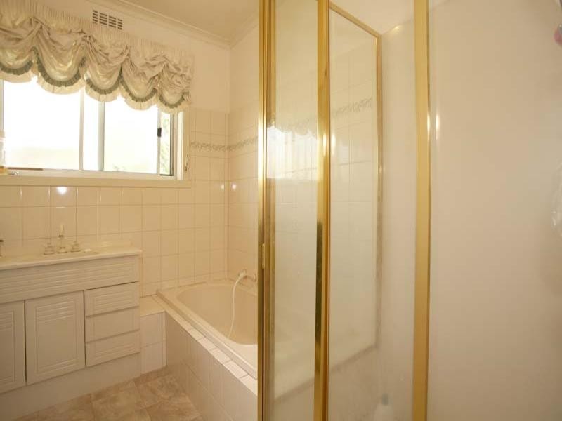 6 Rosen Street, Blackburn South VIC 3130