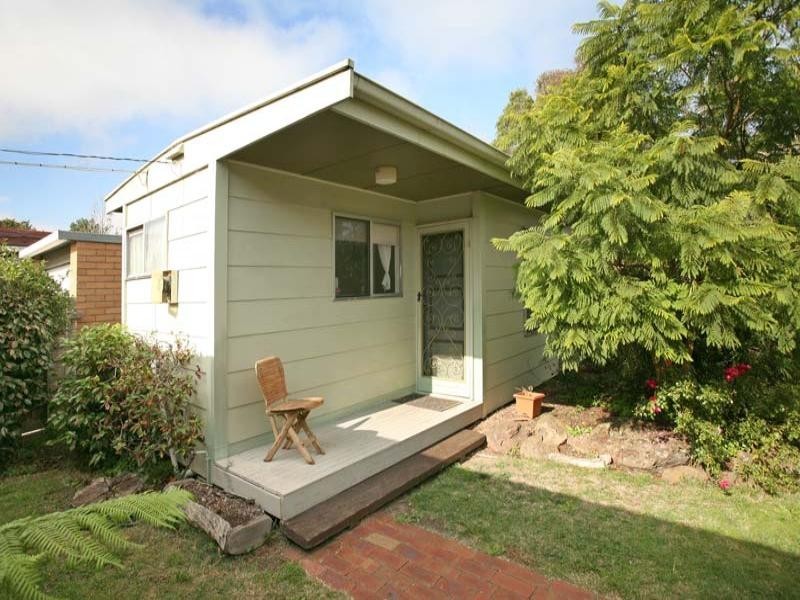 6 Rosen Street, Blackburn South VIC 3130