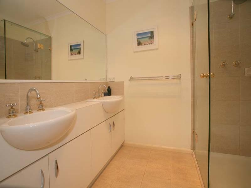 1 Westminster Close, Blackburn South VIC 3130