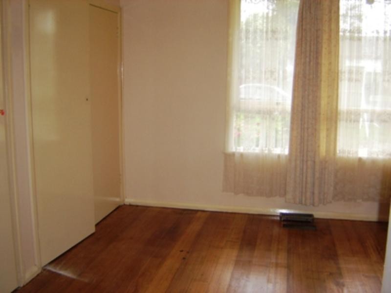 7 Lorraine Drive, Burwood East VIC 3151