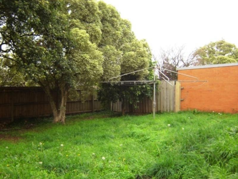 7 Lorraine Drive, Burwood East VIC 3151