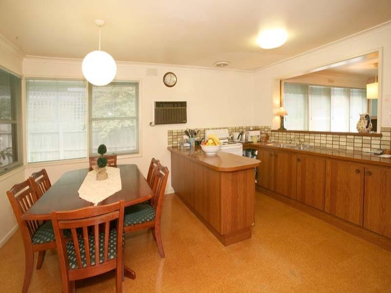 10 Taylor Avenue, Burwood East VIC 3151