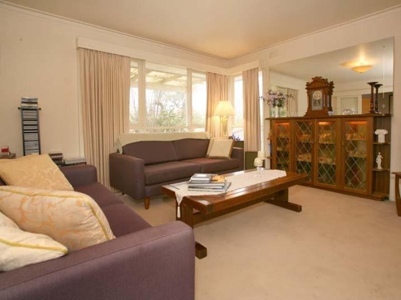 10 Taylor Avenue, Burwood East VIC 3151