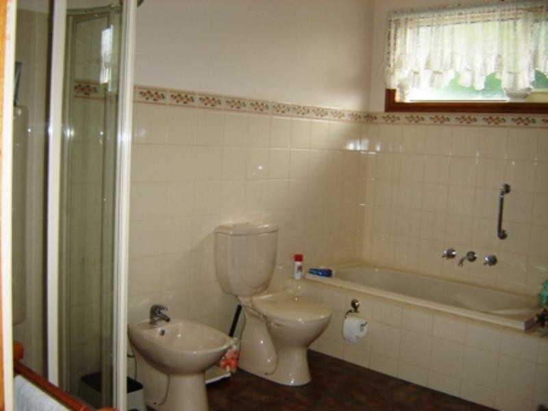 2/158 Springfield Road, Blackburn VIC 3130