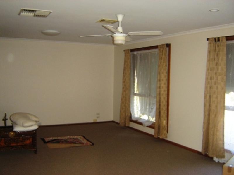 62 Cathies Lane, Wantirna South VIC 3152