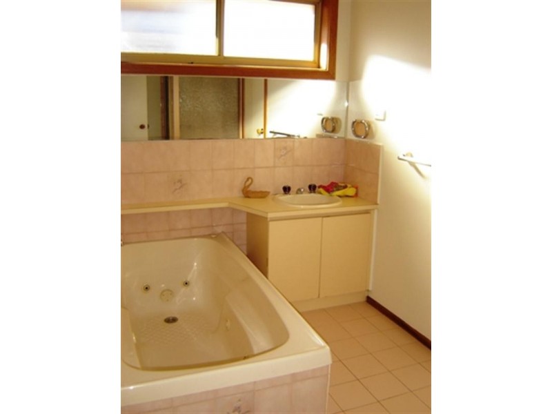 62 Cathies Lane, Wantirna South VIC 3152