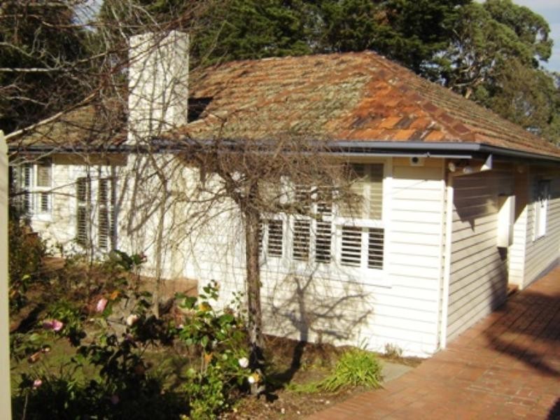16 Stanley Grove, Blackburn VIC 3130