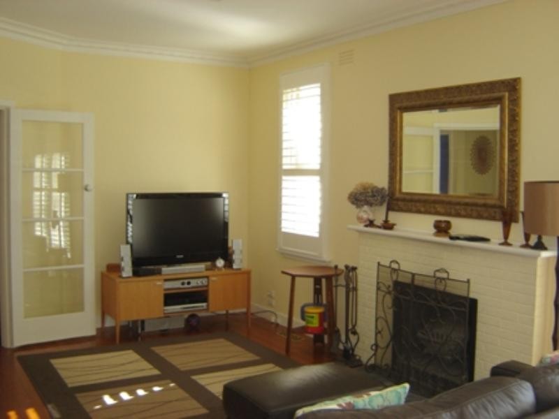 16 Stanley Grove, Blackburn VIC 3130