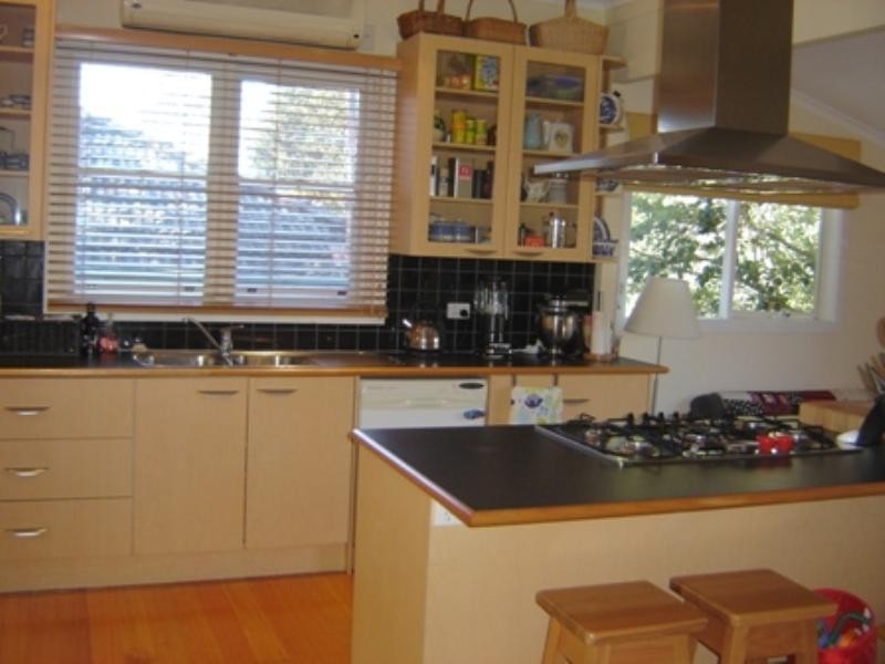 16 Stanley Grove, Blackburn VIC 3130