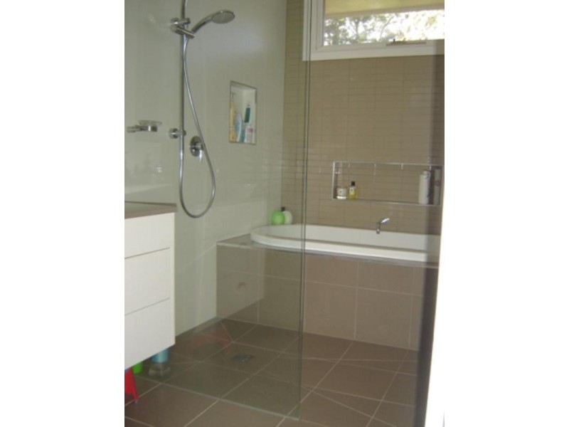 16 Stanley Grove, Blackburn VIC 3130