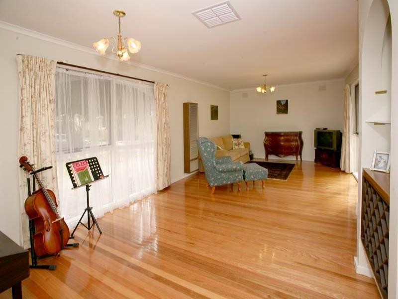 30 Blazey Road, Croydon South VIC 3136