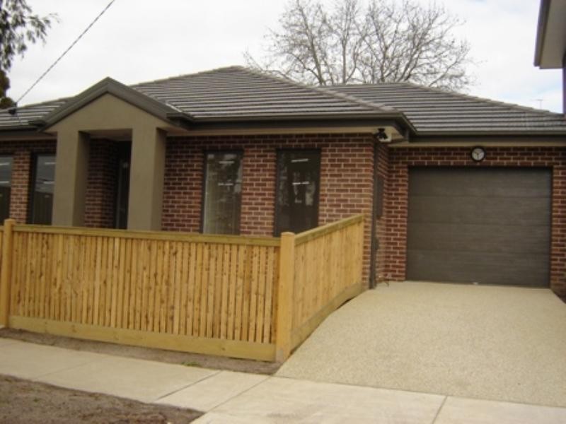 5 Peacedale Grove, Nunawading VIC 3131