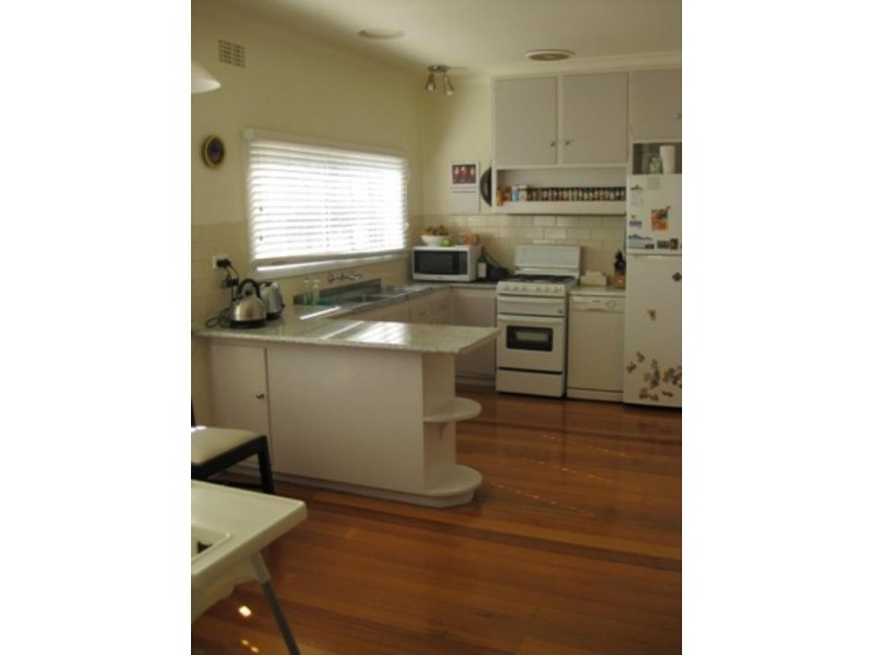2 Stanley Grove, Blackburn VIC 3130