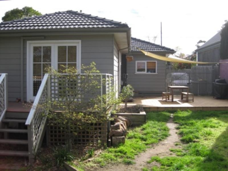2 Stanley Grove, Blackburn VIC 3130