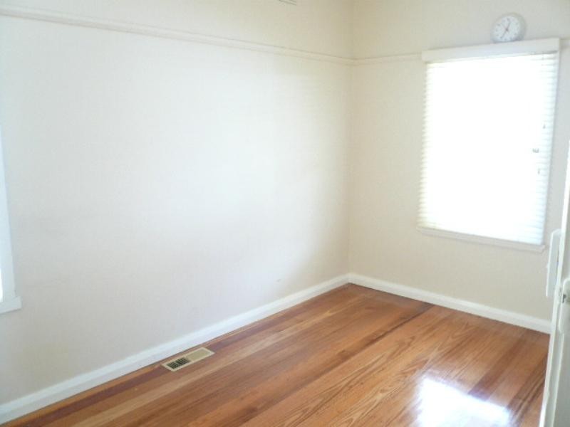 16 Campbell Parade, Box Hill South VIC 3128