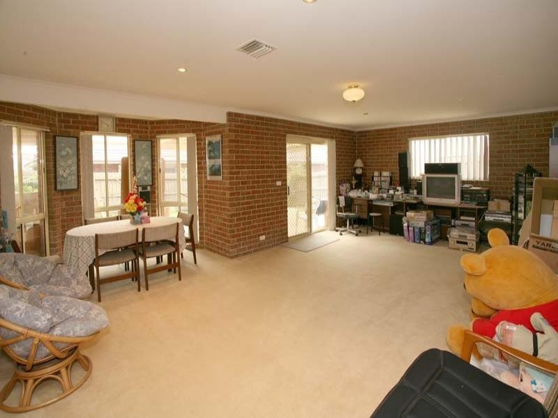 15 William Hovell Drive, Endeavour Hills VIC 3802