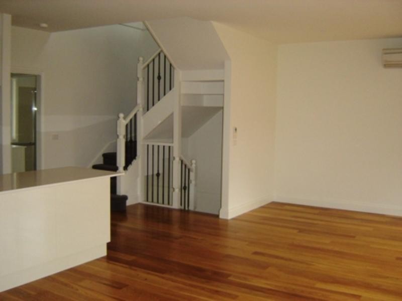 2/6 Sergeant Street, Blackburn VIC 3130