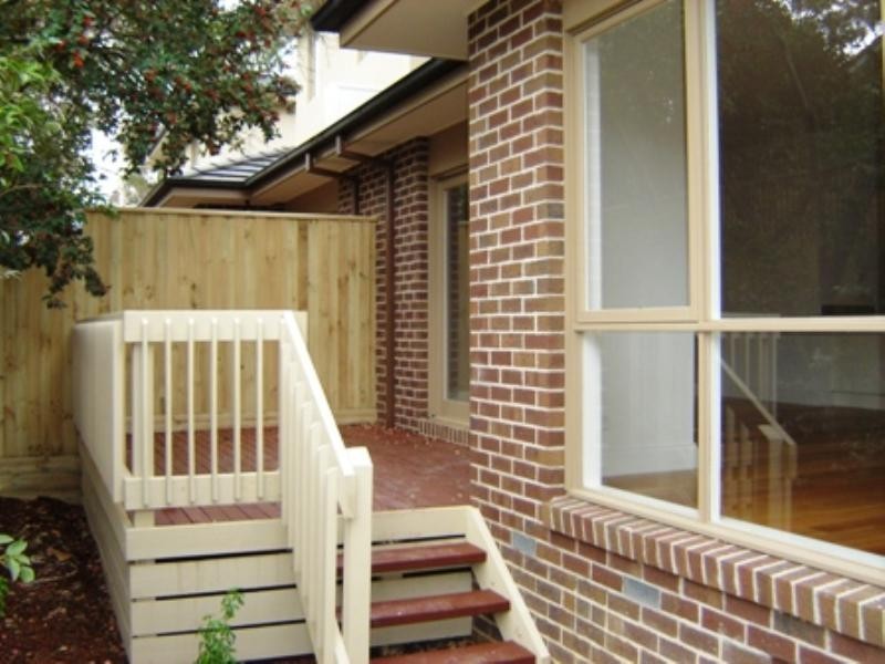 2/6 Sergeant Street, Blackburn VIC 3130