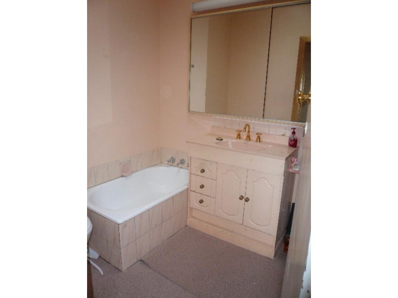 10 Hillside Crescent, Blackburn VIC 3130