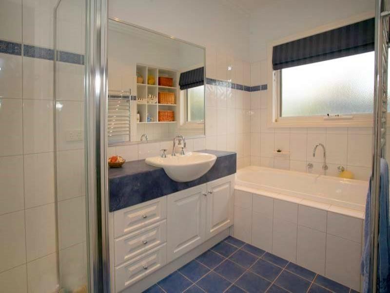 12 Chasta Crescent, Mitcham VIC 3132