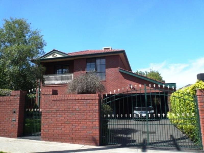 1/100 Church Road, Doncaster VIC 3108