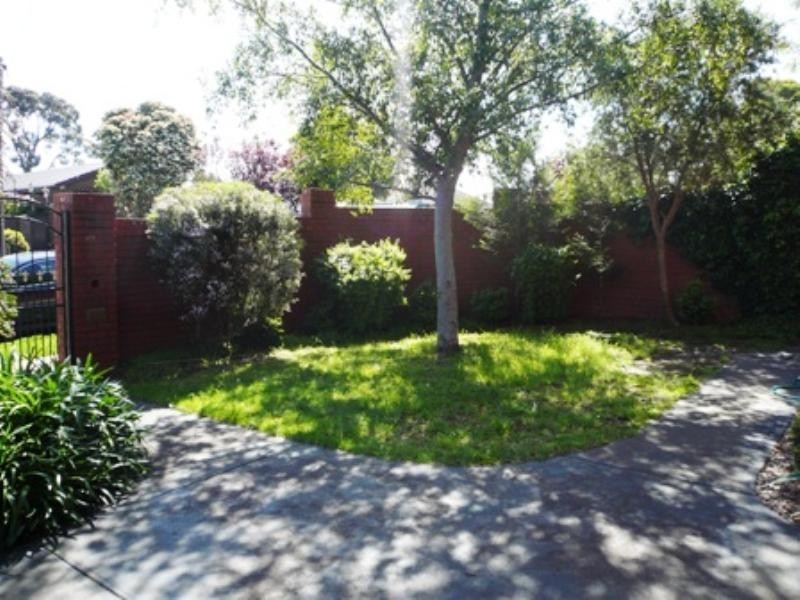 1/100 Church Road, Doncaster VIC 3108