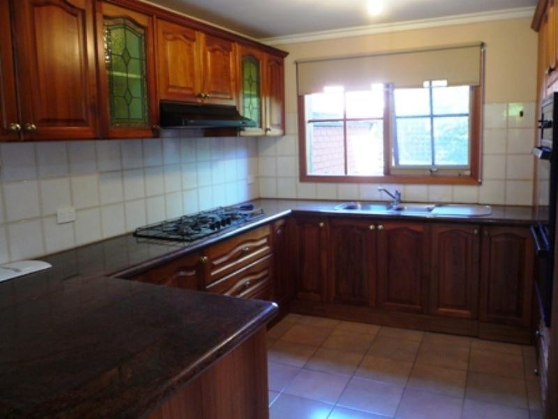 1/100 Church Road, Doncaster VIC 3108