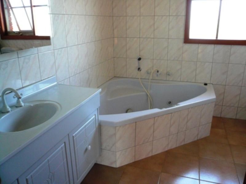 1/100 Church Road, Doncaster VIC 3108