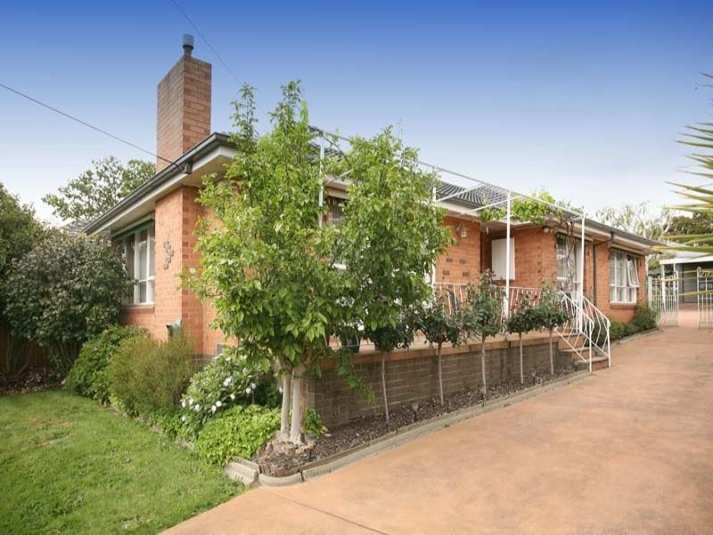 26 Douglas Street, Blackburn North VIC 3130