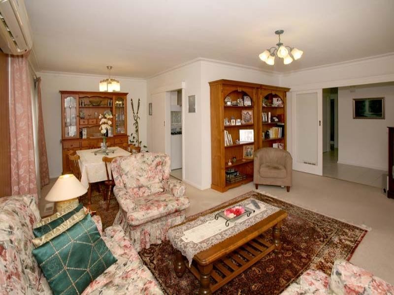 26 Douglas Street, Blackburn North VIC 3130