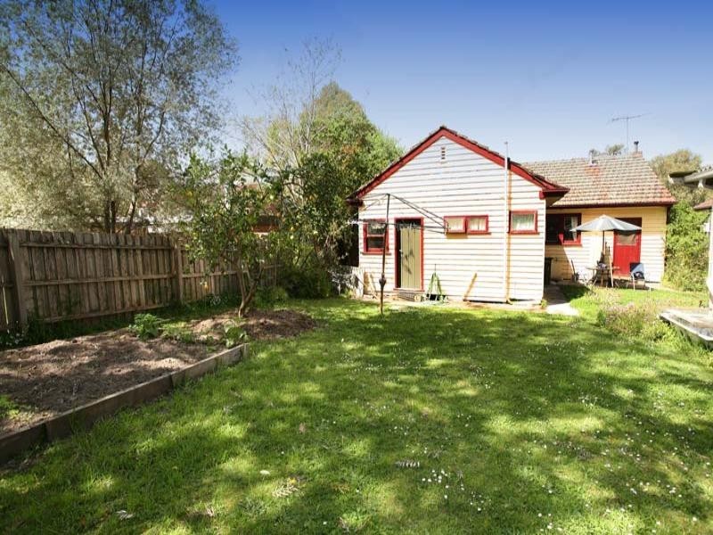 99 Lake Road, Blackburn VIC 3130