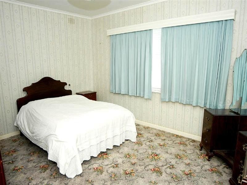 16 Forest Road, Forest Hill VIC 3131