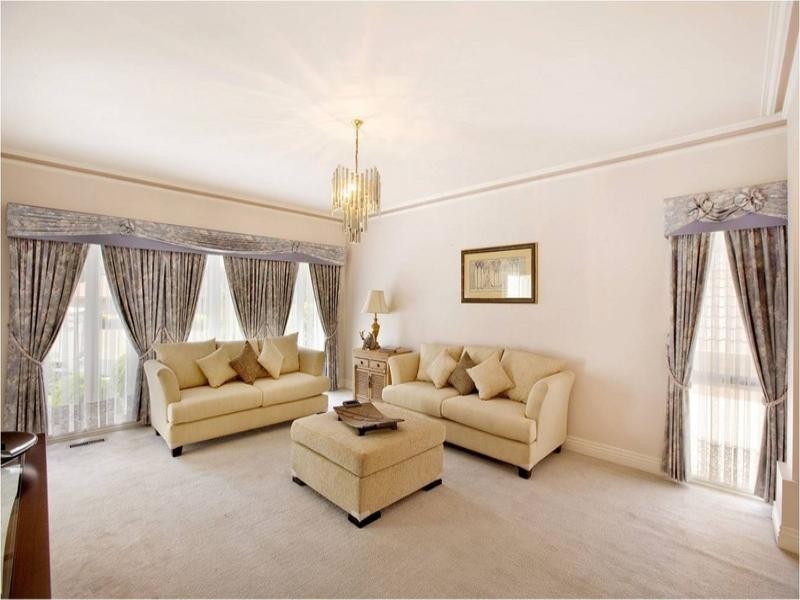 44 Tidcombe Crescent, Doncaster East VIC 3109