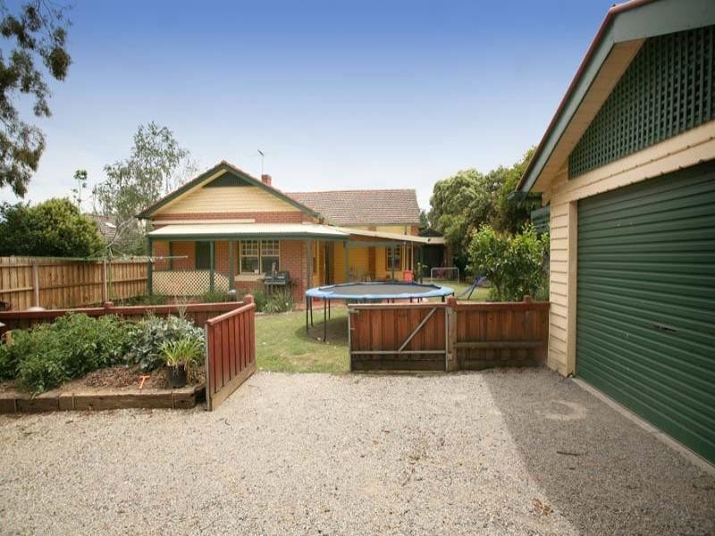 17 Queen Street, Blackburn VIC 3130