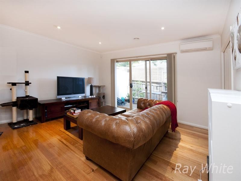 2/370 Middleborough Road, Blackburn VIC 3130