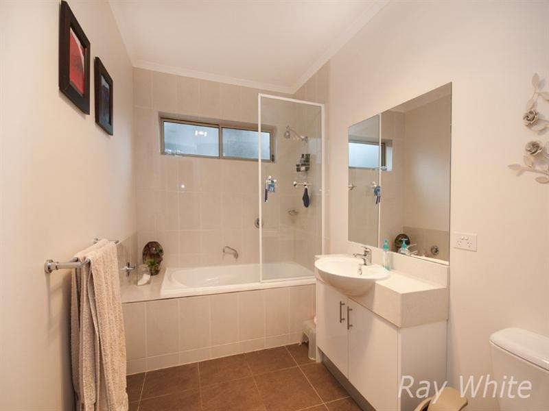 2/370 Middleborough Road, Blackburn VIC 3130