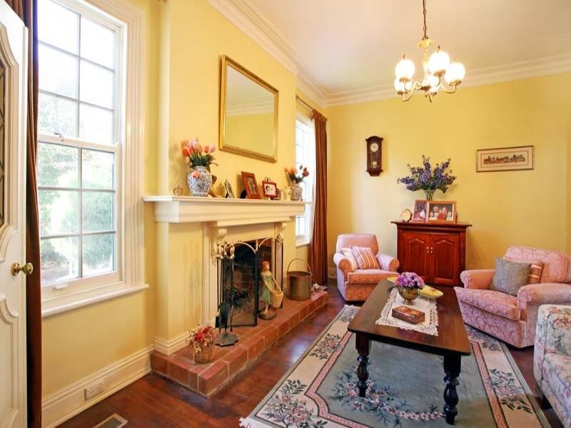 18 Queen Street, Blackburn VIC 3130