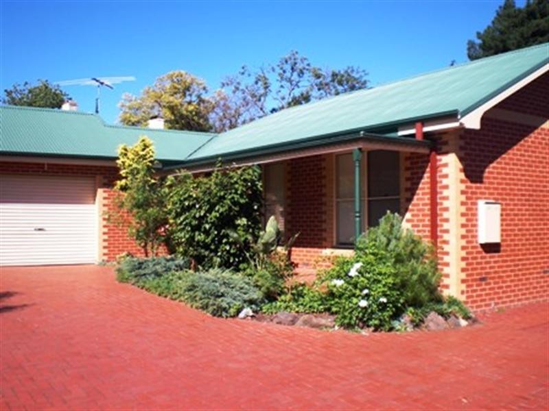 2/25 Boronia Road, Vermont VIC 3133