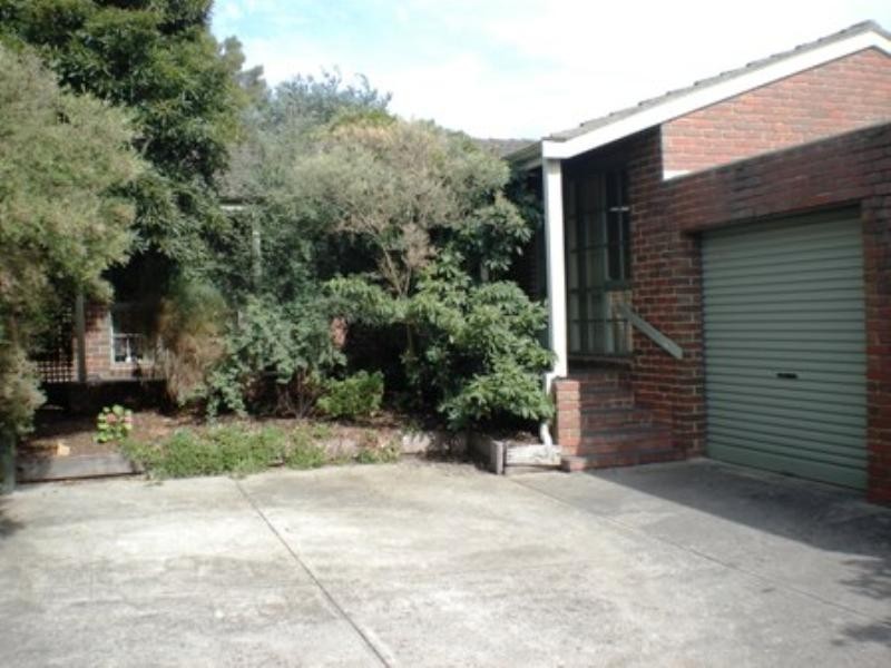 2/67 Middleborough Road, Burwood VIC 3125